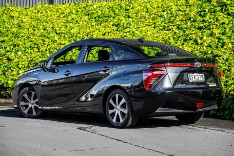 2016 Toyota Mirai - Thumbnail