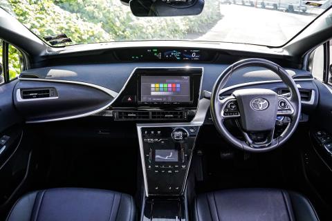 2016 Toyota Mirai - Thumbnail