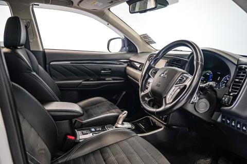 2018 Mitsubishi Outlander PHEV 4WD - Thumbnail
