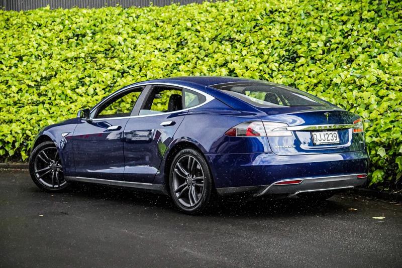 2015 Tesla Model S