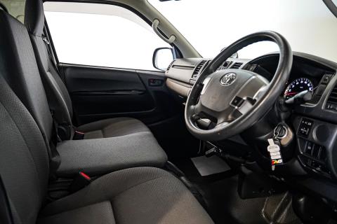 2019 Toyota Hiace ZL 5 Door 6 Seater - Thumbnail