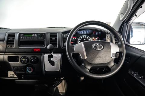 2018 Toyota Hiace Highroof 5 Door - Thumbnail