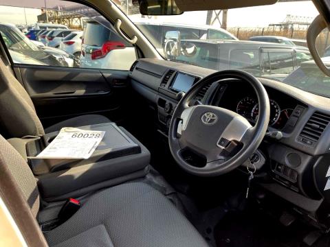 2018 Toyota Hiace 6 Seater Diesel - Thumbnail