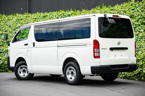 2018 Toyota Hiace ZL Diesel - Thumbnail