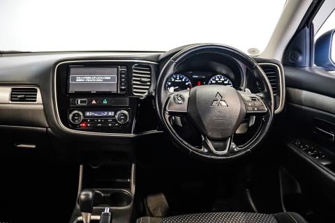 2016 Mitsubishi Outlander 7 Seater 4WD - Thumbnail