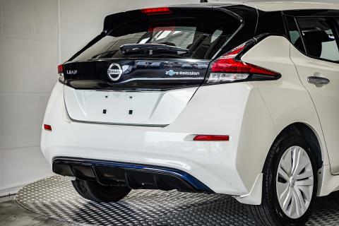 2018 Nissan Leaf 40S 87% SOH - Thumbnail