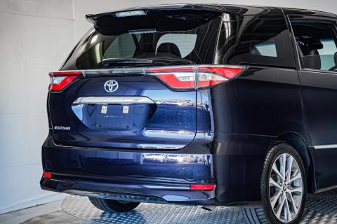 2016 Toyota Estima Aeras Premium - Thumbnail