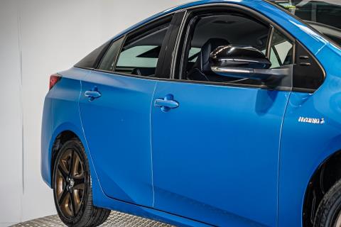 2019 Toyota Prius Hybrid Touring - Thumbnail