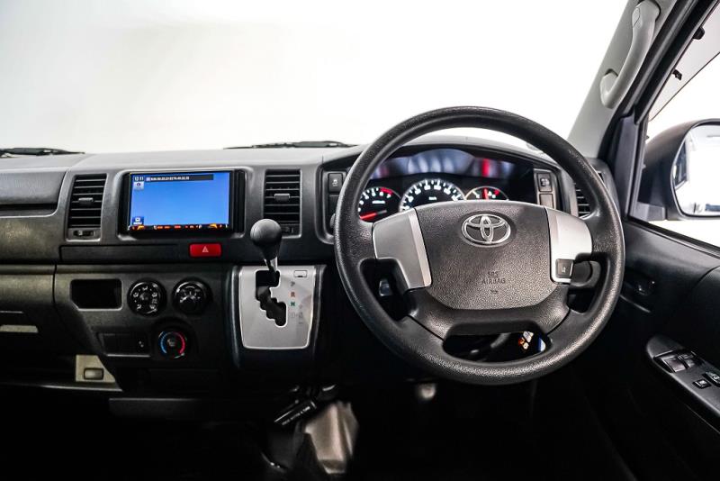 2018 Toyota Hiace GL Petrol 5 Door