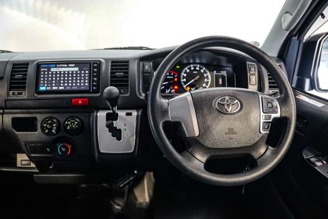 2021 Toyota Hiace Diesel 5 Door - Thumbnail