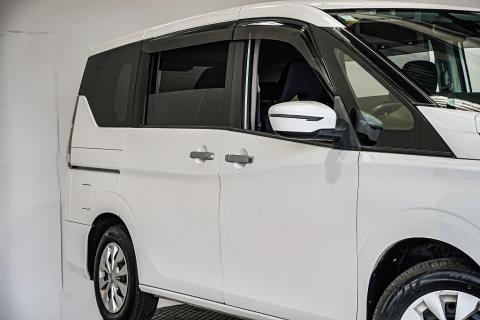 2016 Nissan Serena 8 Seater - Thumbnail