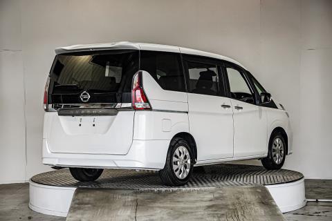 2016 Nissan Serena 8 Seater - Thumbnail