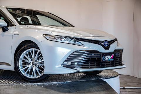 2017 Toyota Camry G Hybrid - Thumbnail