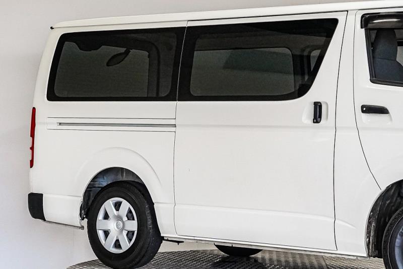 2018 Toyota Hiace ZL Diesel 5 Door