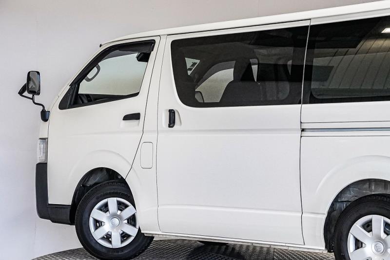 2018 Toyota Hiace ZL Diesel 5 Door