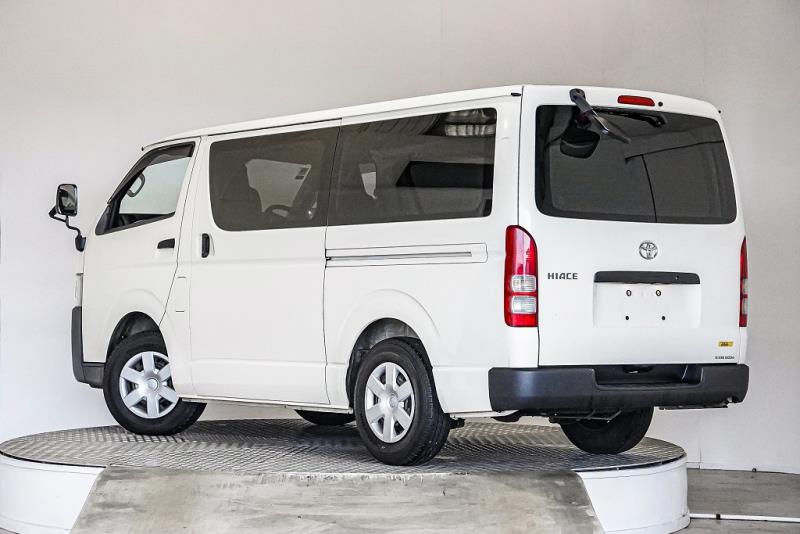 2018 Toyota Hiace ZL Diesel 5 Door