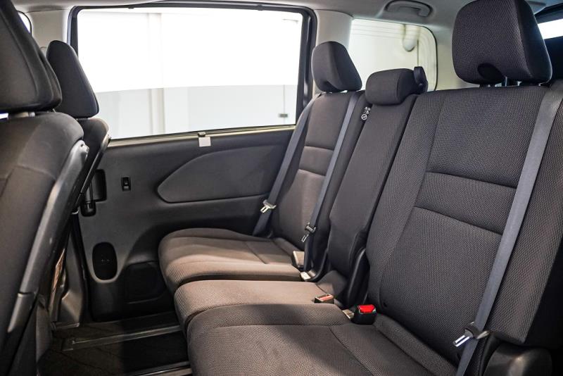 2018 Nissan Serena 8 Seater