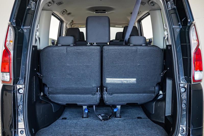 2018 Nissan Serena 8 Seater