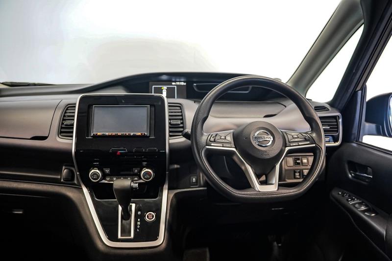 2018 Nissan Serena 8 Seater