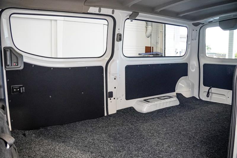 2017 Nissan NV350 / Caravan 5 Door