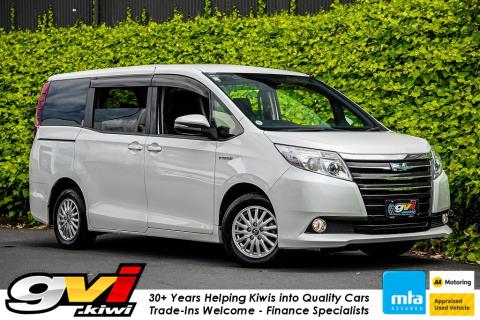 2014 Toyota Noah Hybrid / Voxy