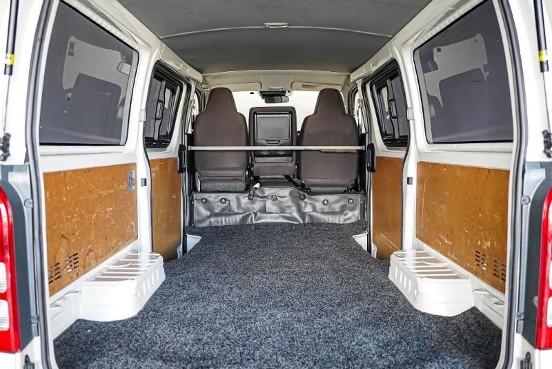 2018 Toyota Hiace ZL 5 Door