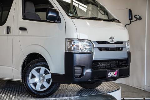 2019 Toyota Hiace 6 Seater ZL - Thumbnail