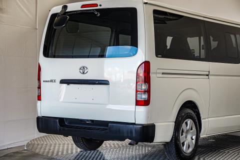 2019 Toyota Hiace 6 Seater ZL - Thumbnail