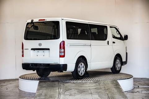 2019 Toyota Hiace 6 Seater Petorl - Thumbnail