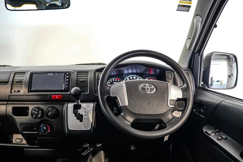 2019 Toyota Hiace 6 Seater Petorl