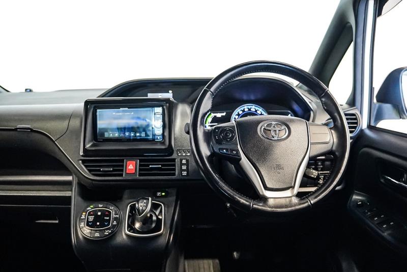 2017 Toyota Voxy Hybrid / Noah 7 Seat