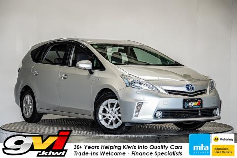 2011 Toyota Prius Alpha Hybrid - Thumbnail