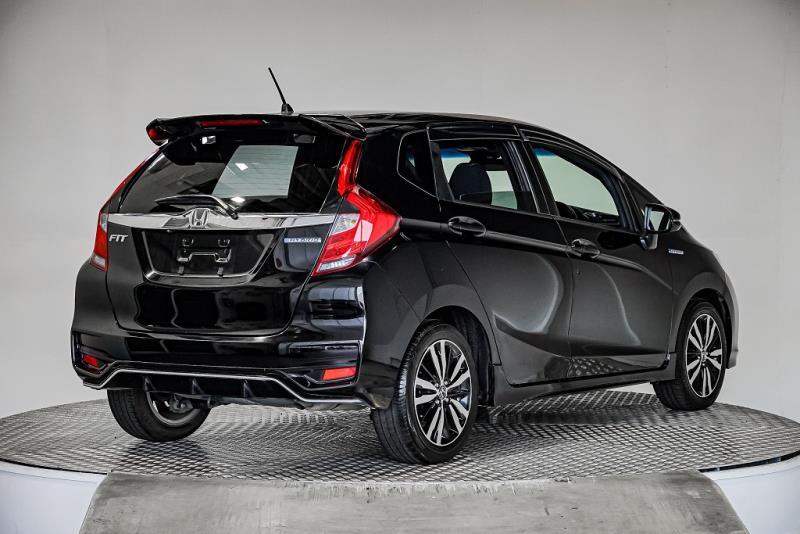 2017 Honda Fit Hybrid S / Jazz