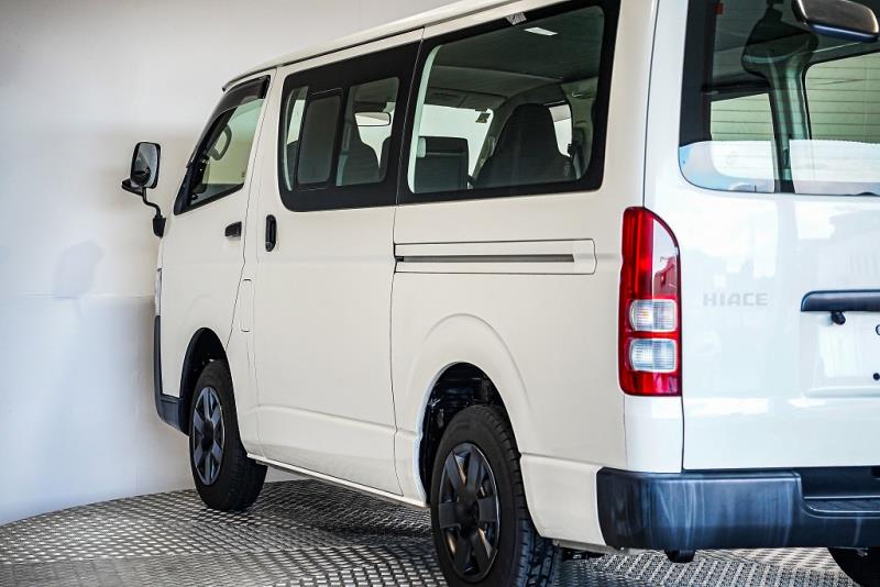 2018 Toyota Hiace ZL 5 Door