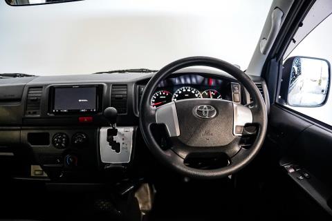 2018 Toyota Hiace ZL 5 Door - Thumbnail