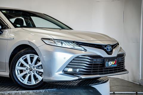 2017 Toyota Camry Hybrid G - Thumbnail