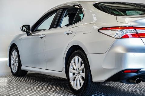 2017 Toyota Camry Hybrid G - Thumbnail