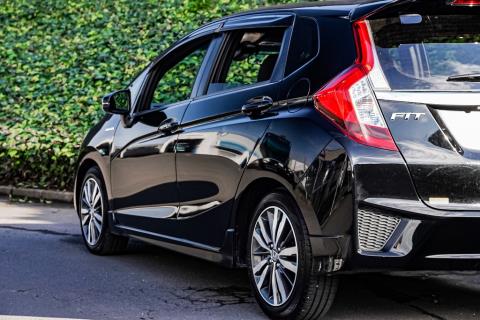 2014 Honda Fit S Hybrid / Jazz RS - Thumbnail