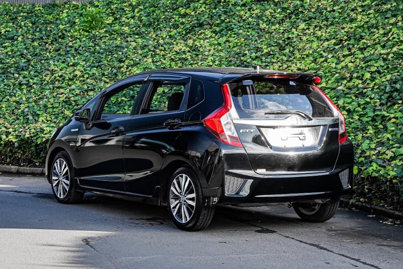 2014 Honda Fit S Hybrid / Jazz RS