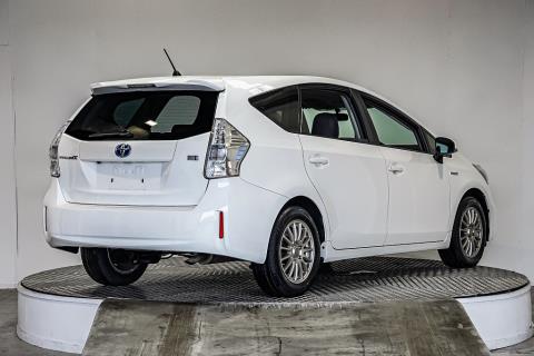 2012 Toyota Prius Alpha Hybird 7 Seat - Thumbnail