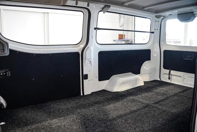 2018 Nissan NV350 / Caravan 5 Door