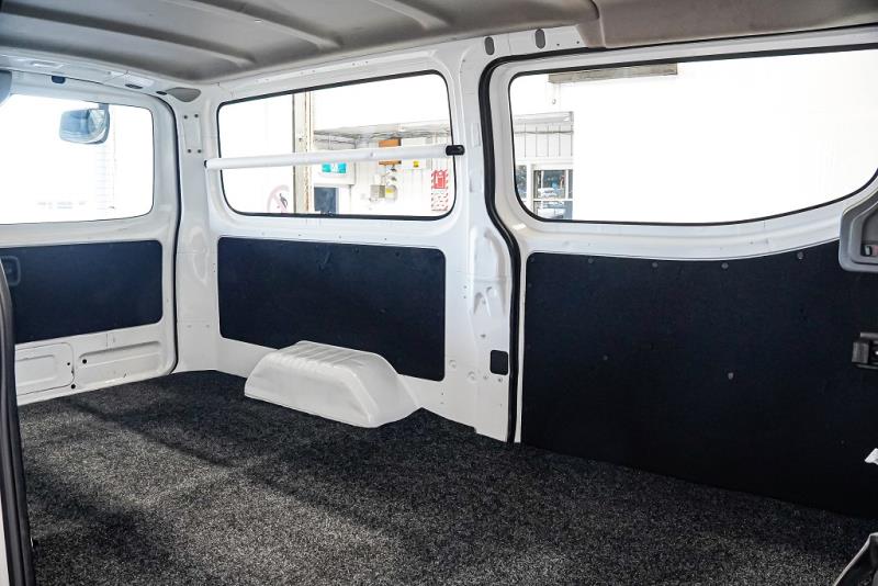 2018 Nissan NV350 / Caravan 5 Door