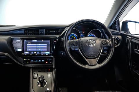 2016 Toyota Auris Hybrid / Corolla - Thumbnail