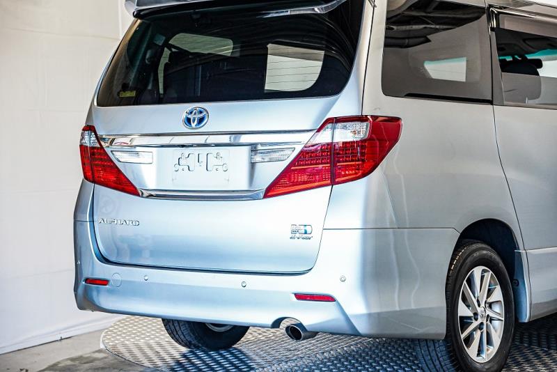 2012 Toyota Alphard Hybrid / Vellfire