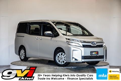 2018 Toyota Voxy Hybrid / Noah - Thumbnail