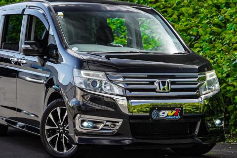 2013 Honda Step Wagon - Thumbnail