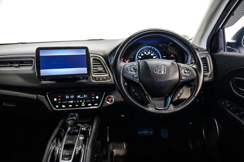 2017 Honda Vezel Z Hybrid / HR-V - Thumbnail