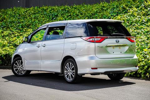 2017 Toyota Estima Hybrid Aeras - Thumbnail