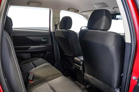 2017 Mitsubishi Outlander 24G 7 Seater - Thumbnail