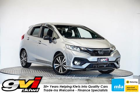 2017 Honda Fit S Hybrid / Jazz RS - Thumbnail